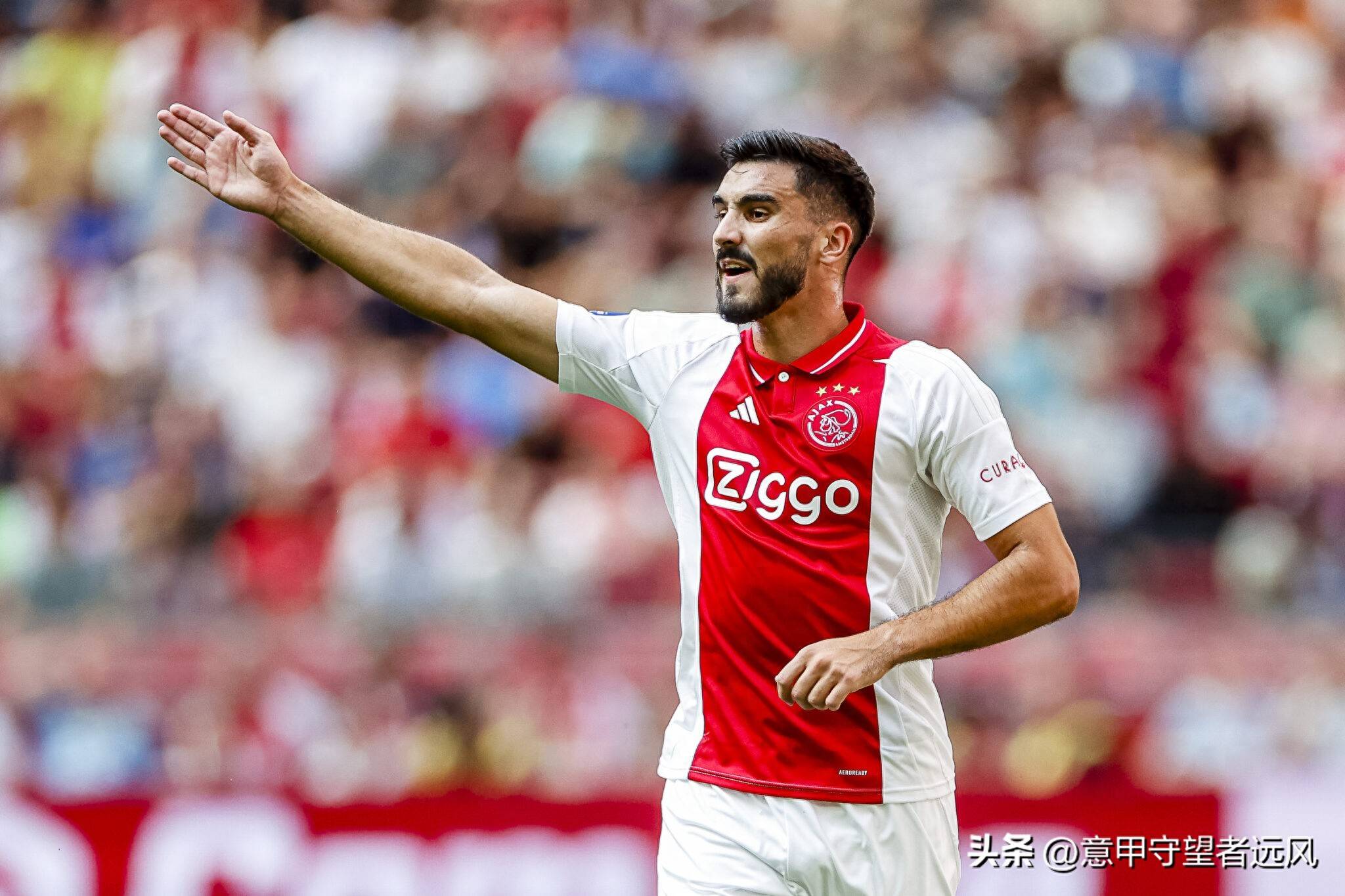 开云体育真人 -阿贾克斯发布备战花絮；冲刺阶段防线松动；意甲任务艰巨；训练强度明显提升(奥斯对阿贾克斯二队)