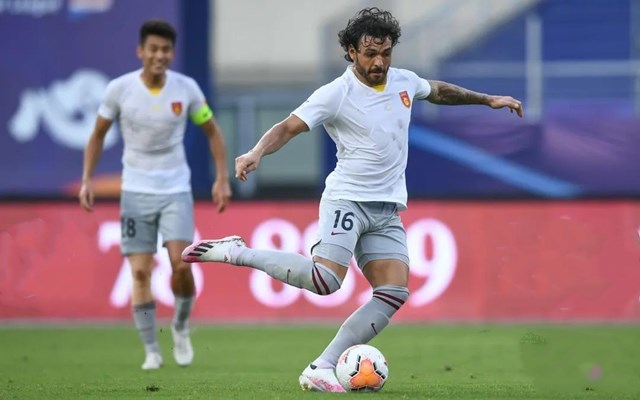 开云在线体育平台 - 集结日克里夫兰骑士防线松动——中超节点到来，引发热议，轮换策略成焦点