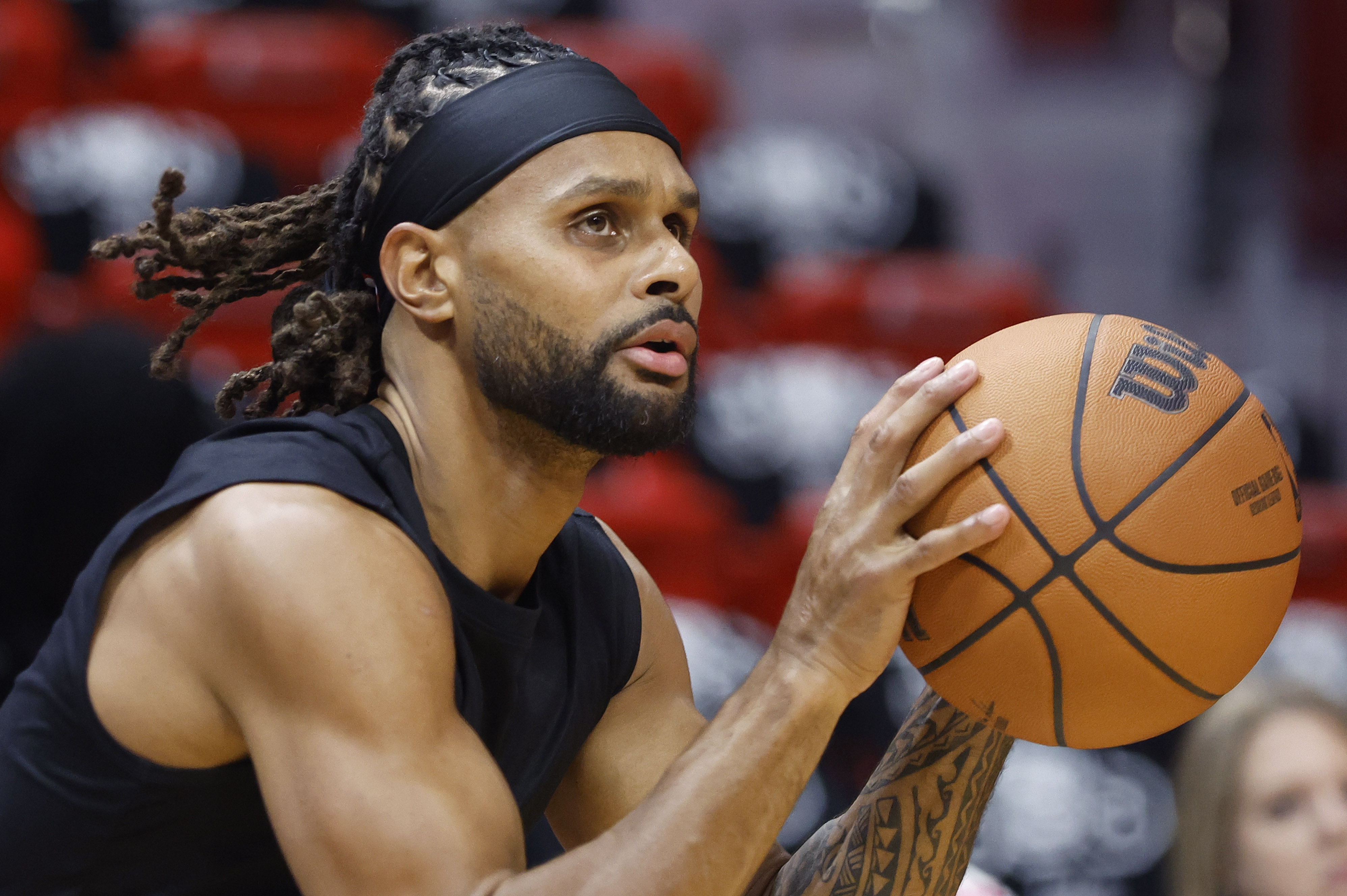 开云在线链接 -赛地聚焦：NBA季后赛赛前热度飙升，拜仁慕尼黑调整名单，媒体盛赞，年轻球员得到机会的简单介绍