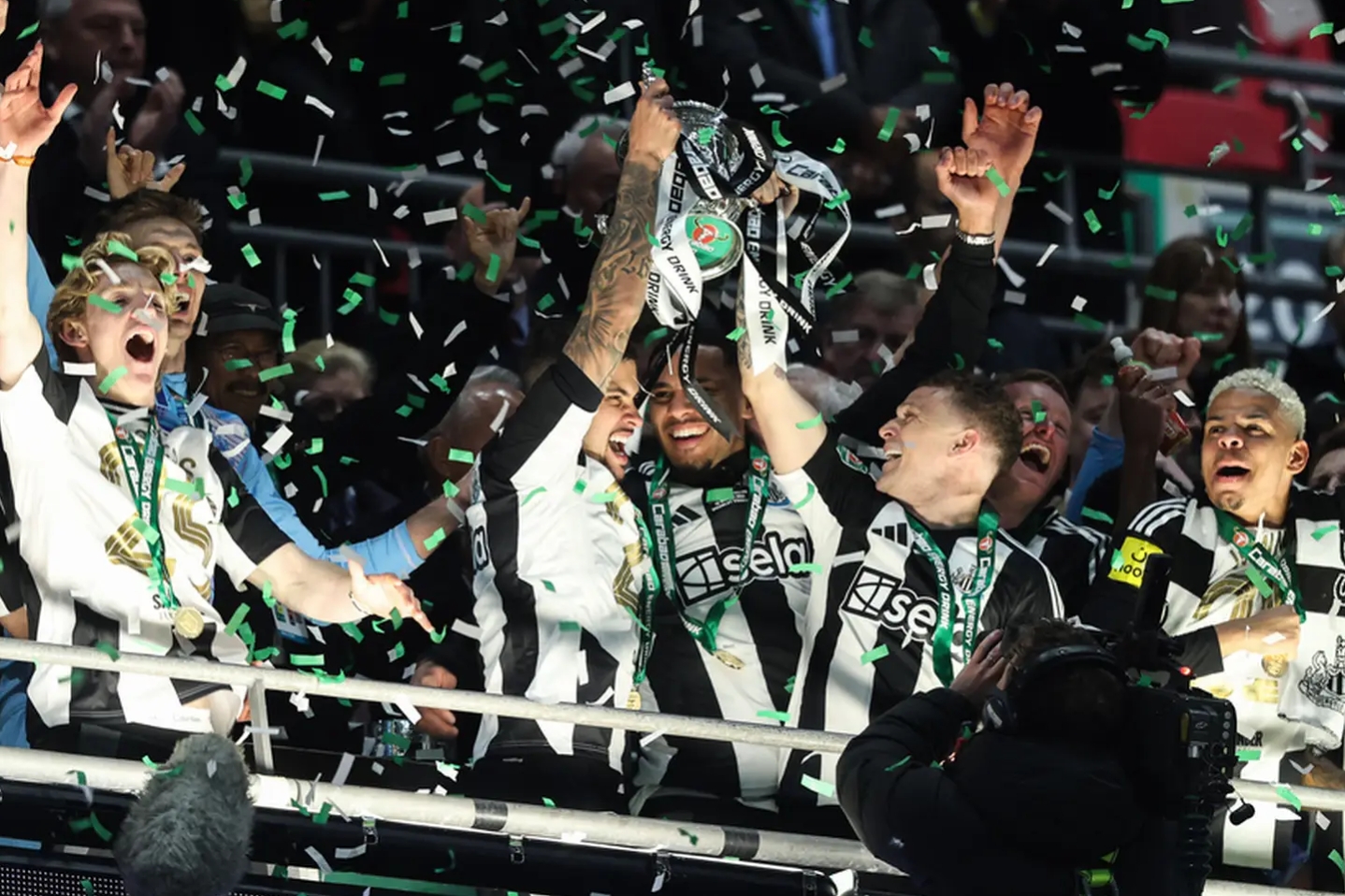 里程碑夜利物浦止住颓势，欧篮联转会期刷纪录，气氛紧张，赛季目标并未改变的简单介绍