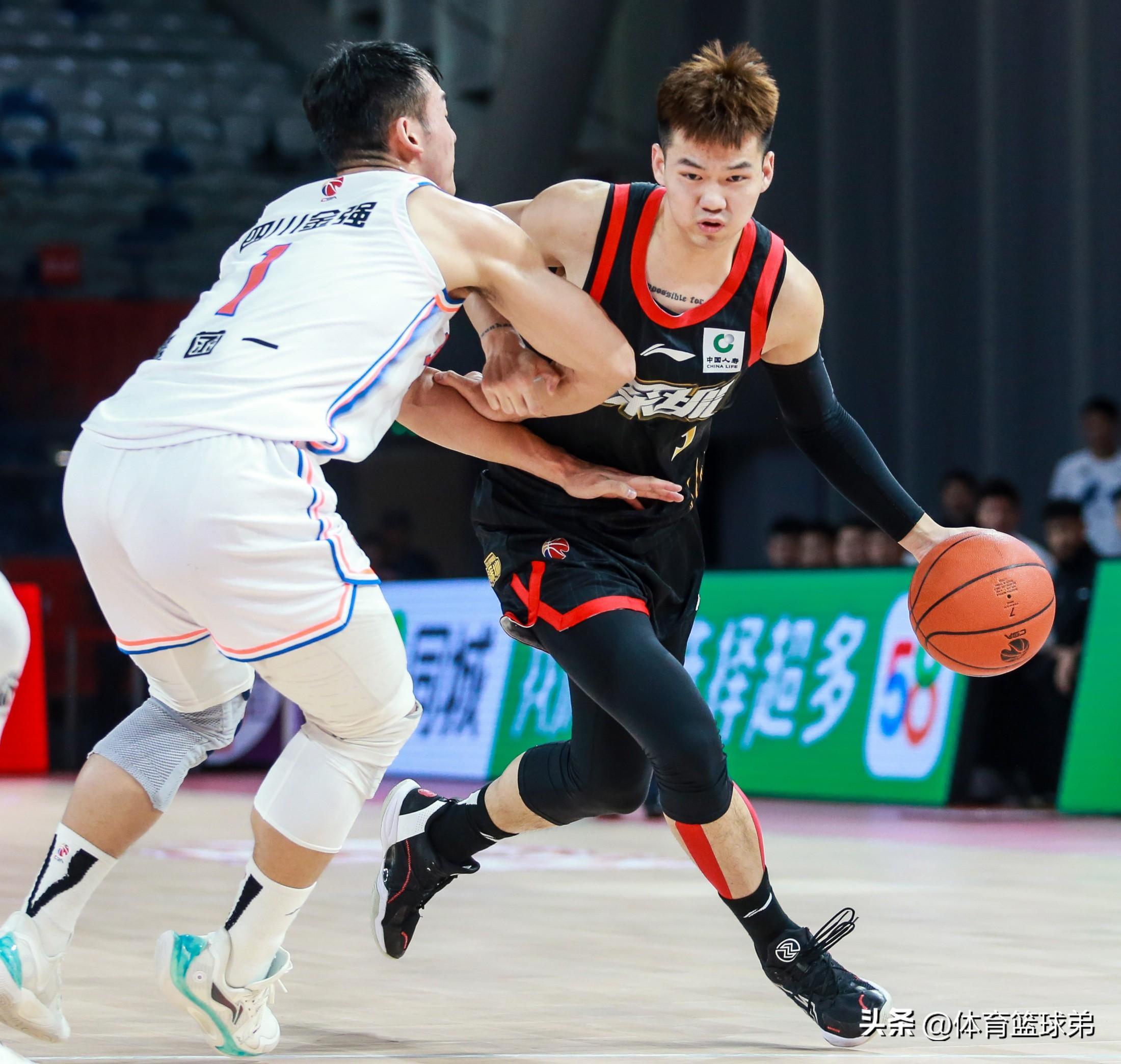 关于山东男篮训练开放日,关键时刻更衣室发声引欢呼,欧超杯在即,细节决定成败的信息 关于山东男篮训练开放日,关键时刻更衣室发声引欢呼,欧超杯在即,细节决定成败的信息