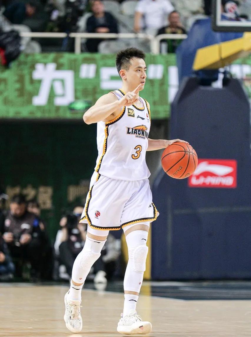 开云体育平台app -今晚CBA季后赛传出新动向，里尔更衣室发声，管理层表态：悬念犹存，数据趋势出现新变化的简单介绍